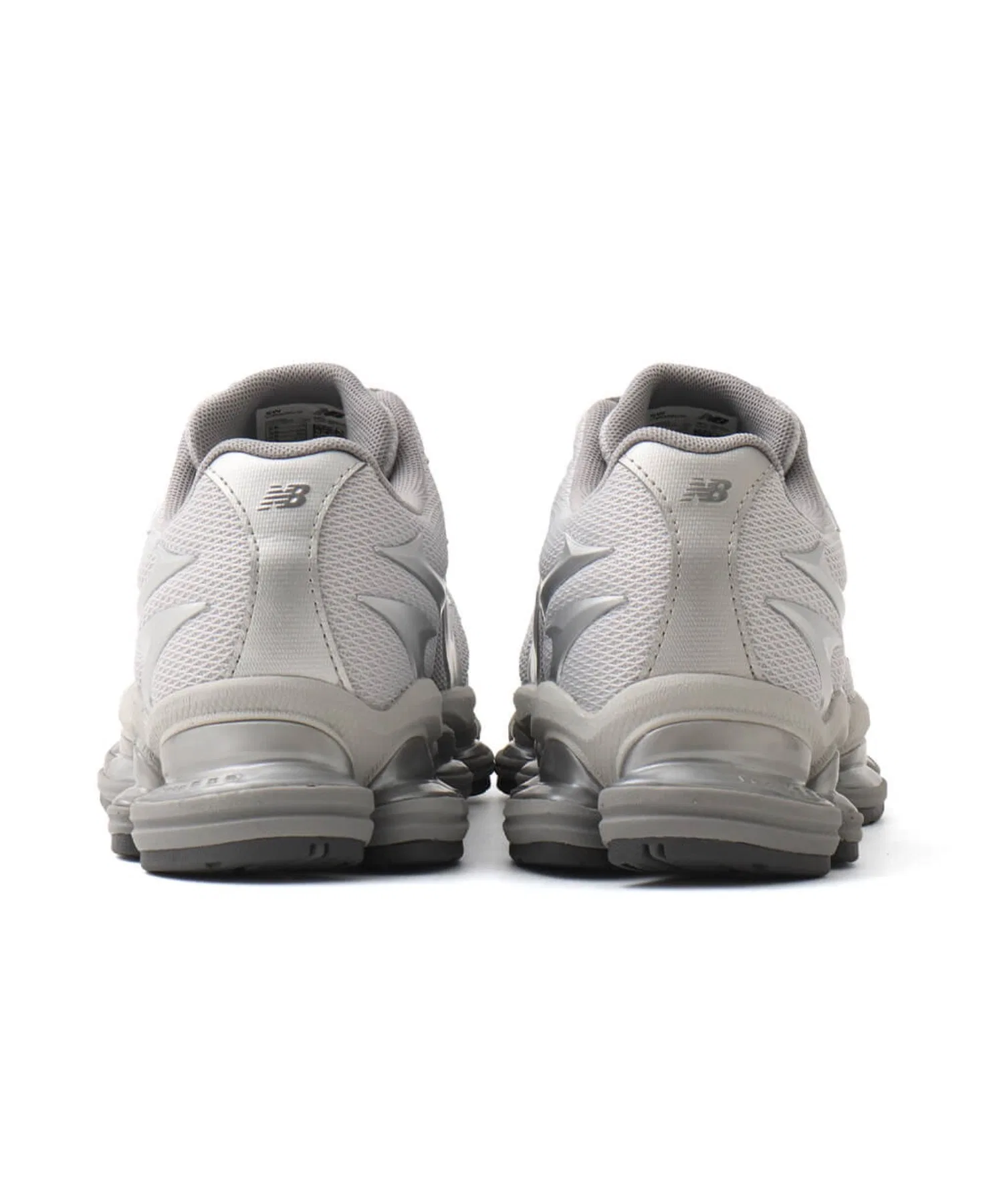 Унисекс кроссовки из синтетической кожи и сетки New Balance U20005UW серебряные — фото 3