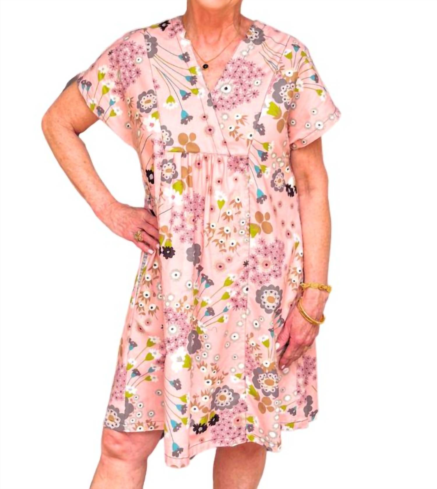 

Платье Flowers On Flowers в розовом цвете Ivy Jane