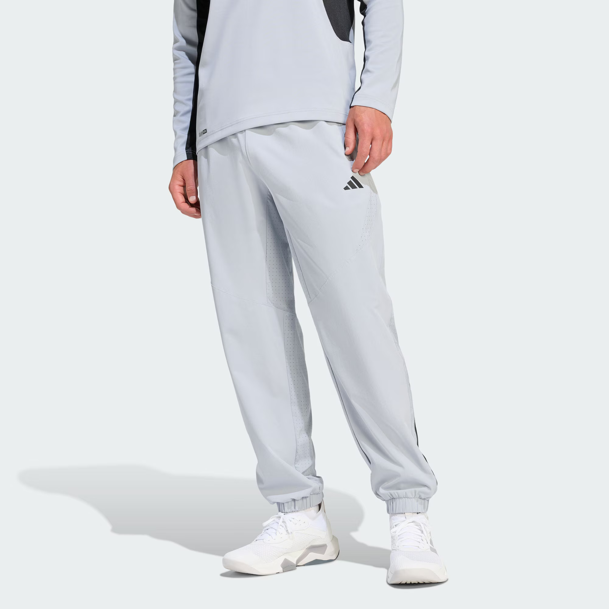 Брюки Casual ESSENTIALS TECH WORKOUT TRACK для мужчин Adidas, светло-серебро — фото 2