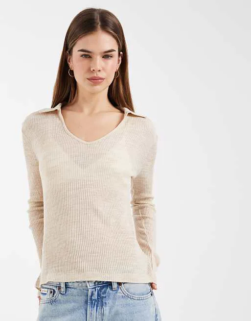 

Кремовый топ с прозрачным воротником в рубчик и v-образным вырезом ASOS DESIGN, Бежевый, Кремовый топ с прозрачным воротником в рубчик и v-образным вырезом ASOS DESIGN