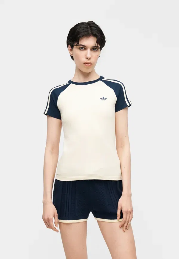 Футболка с принтом Adidas Originals, тёплая ваниль/тёмный индиго — фото 3