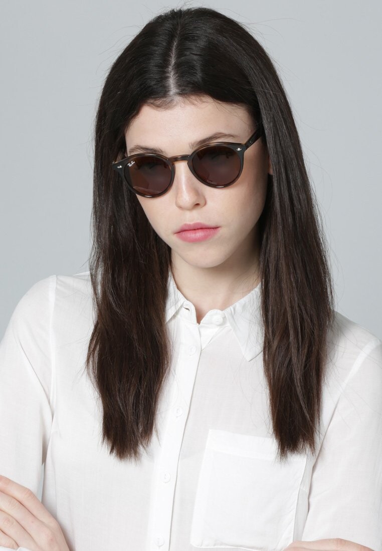 

Солнцезащитные очки Ray-Ban, коричневый