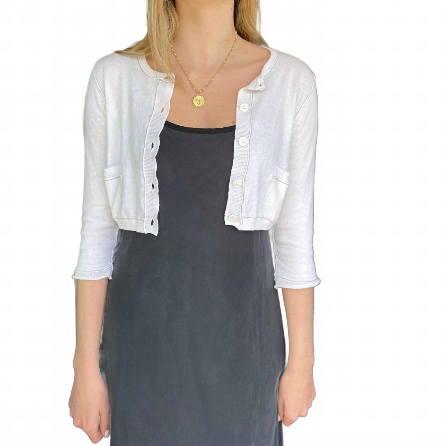 

Связанный укороченный кардиган в цвете мел Brazeau Tricot, Chalk