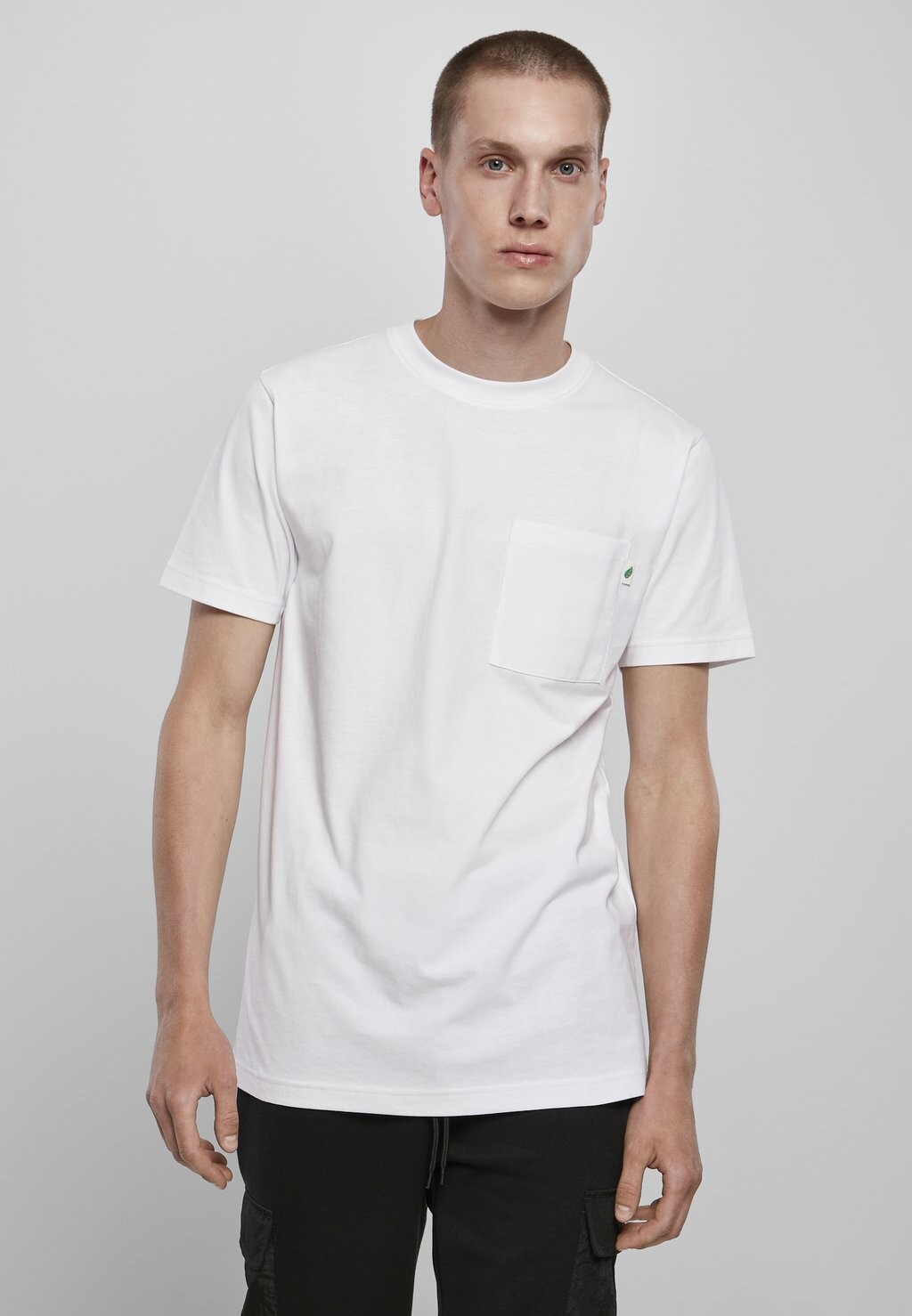 

Базовая футболка ФУТБОЛКА BASIC POCKET TEE из ОРГАНИЧЕСКОГО ХЛОПКА Urban Classics, белый