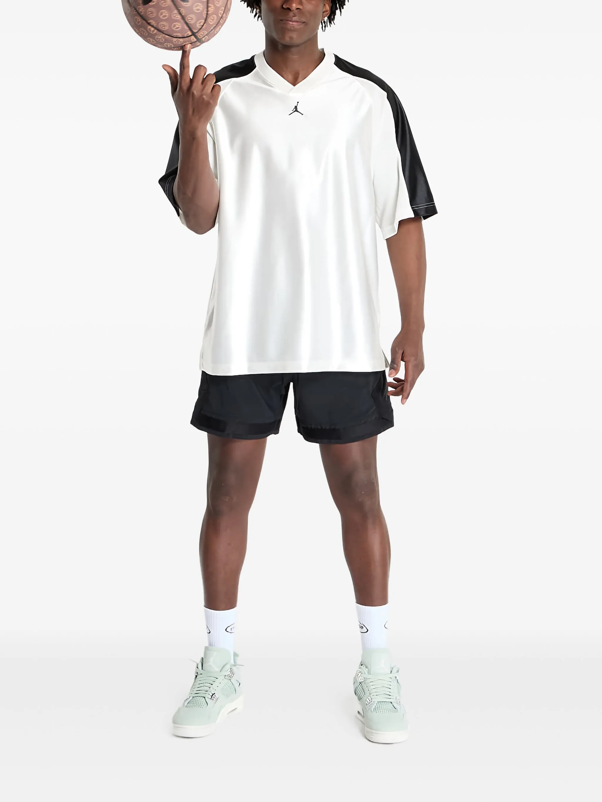 

Спортивные шорты с эластичным поясом Jordan, черный