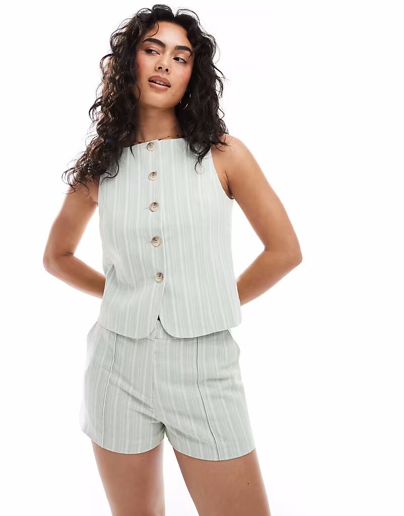 

Короткие шорты Miss Selfridge с высокой талией в зеленую полоску