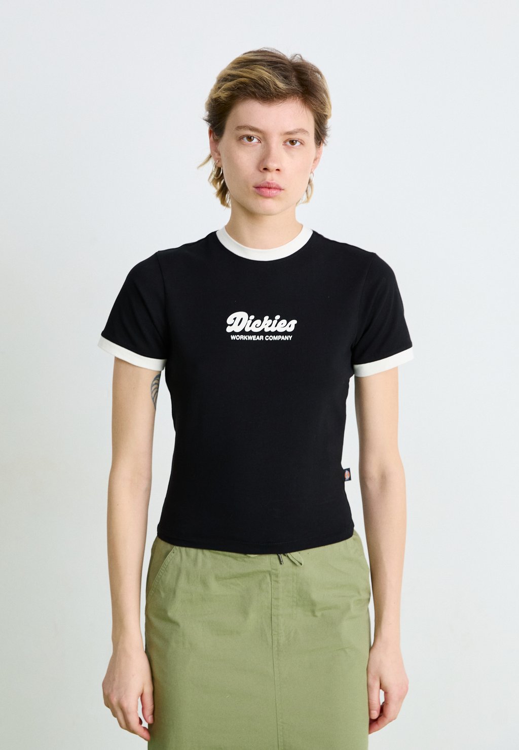 

Футболка с принтом LEWISTOWN RINGER TEE Dickies, черный