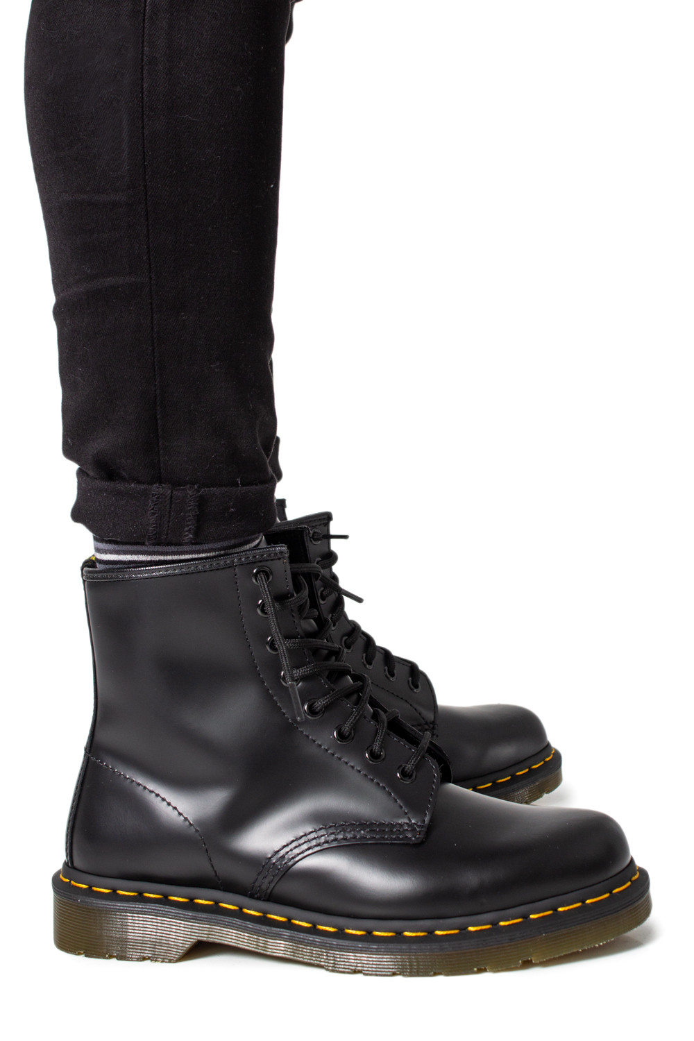 Мужские ботинки Dr. Martens из глянцевой кожи на шнуровке, черный — фото 2