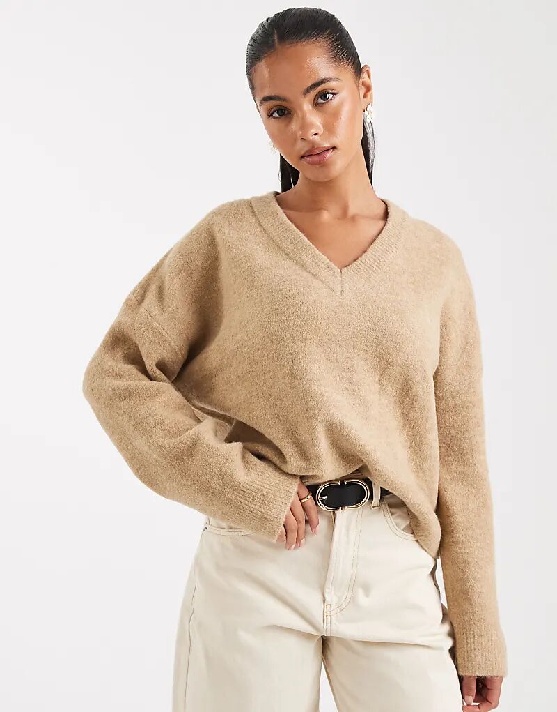 

Вязаный свитер свободного кроя с V-образным вырезом цвета ржи от ASOS DESIGN