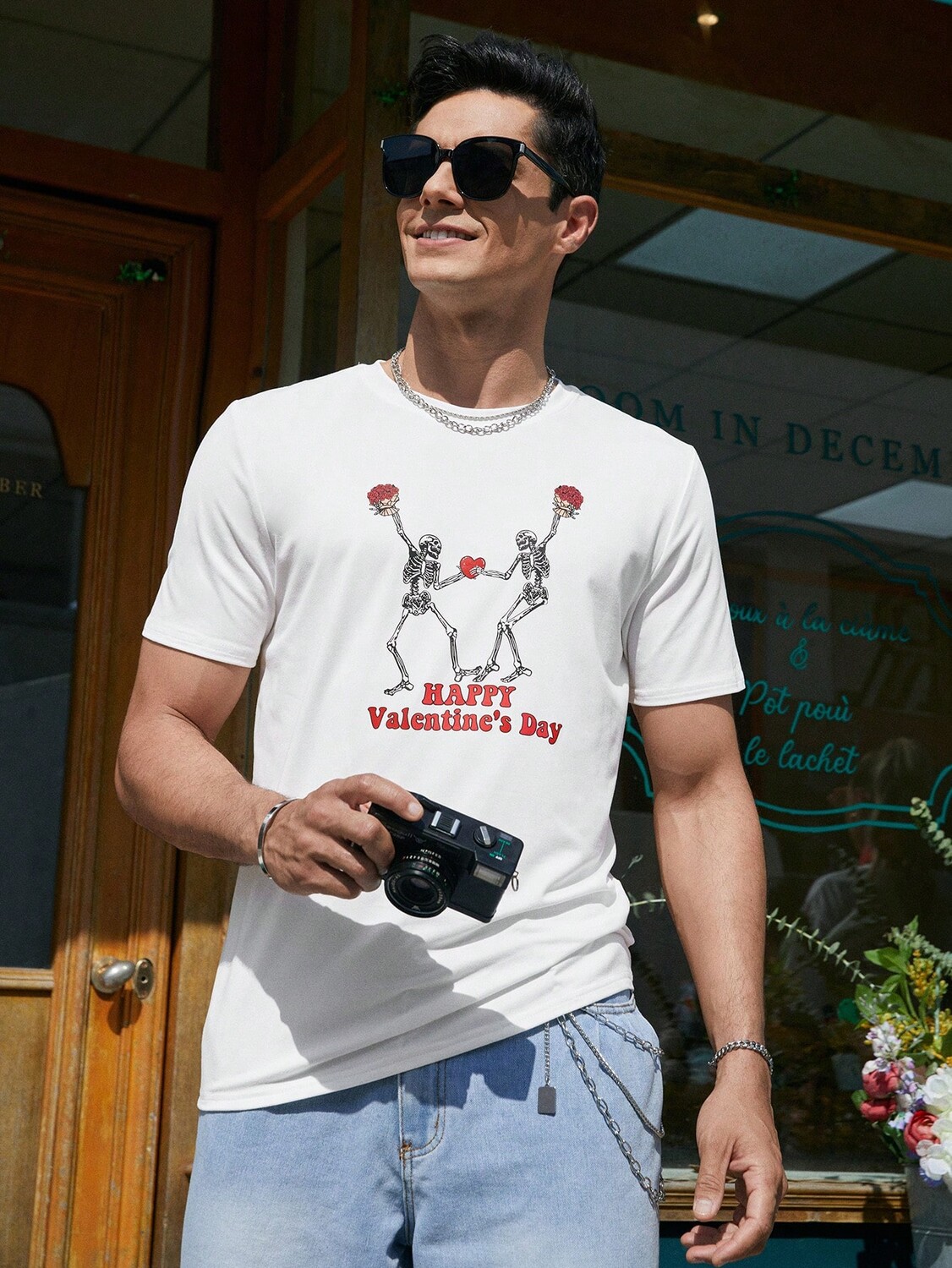 

Футболка Manfinity EMRG, узор в виде черепа и букв, короткий рукав, повседневная, белый цвет