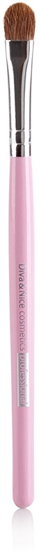 

Круглая кисть для нанесения теней Diva & Nice Cosmetics, max 491/3