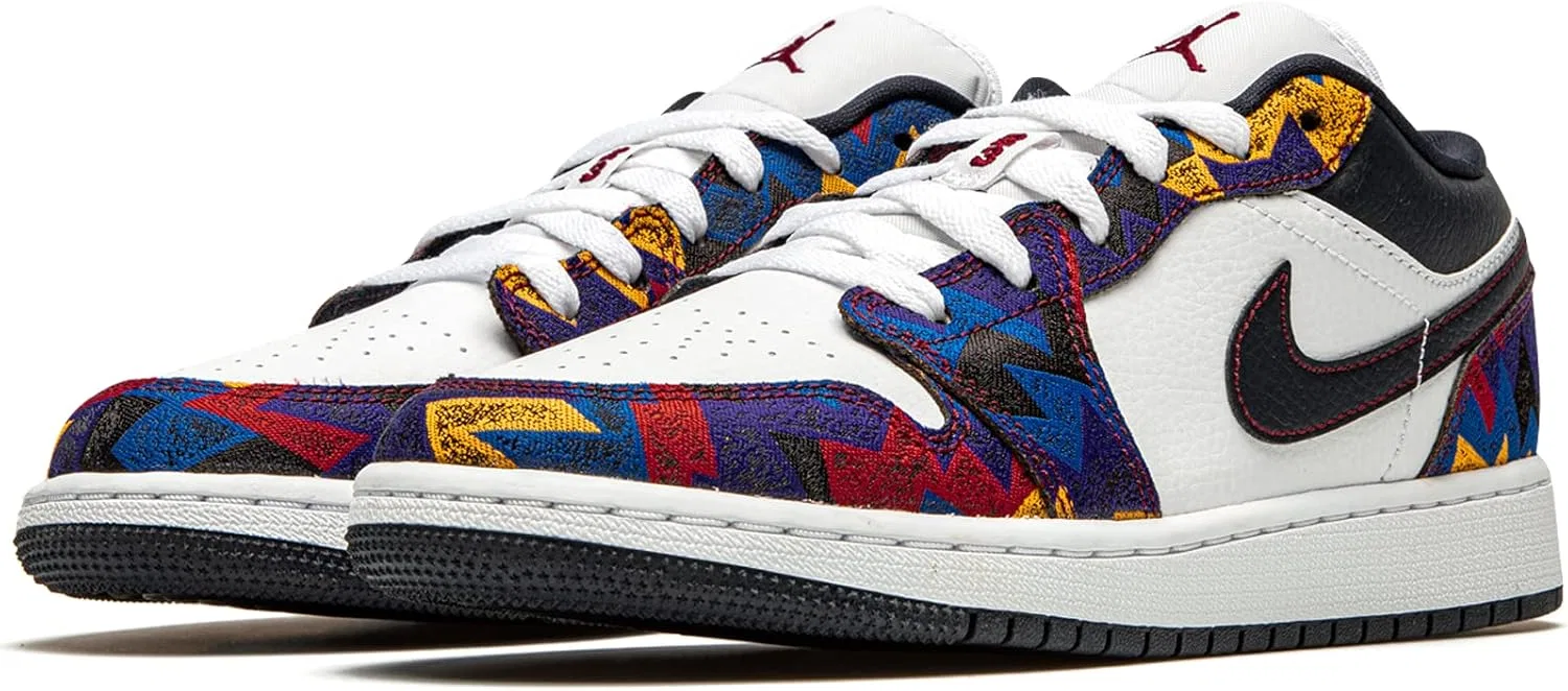 Кроссовки Nike Air Jordan 1 Low, белый/темный обсидиан-команда красный — фото 2