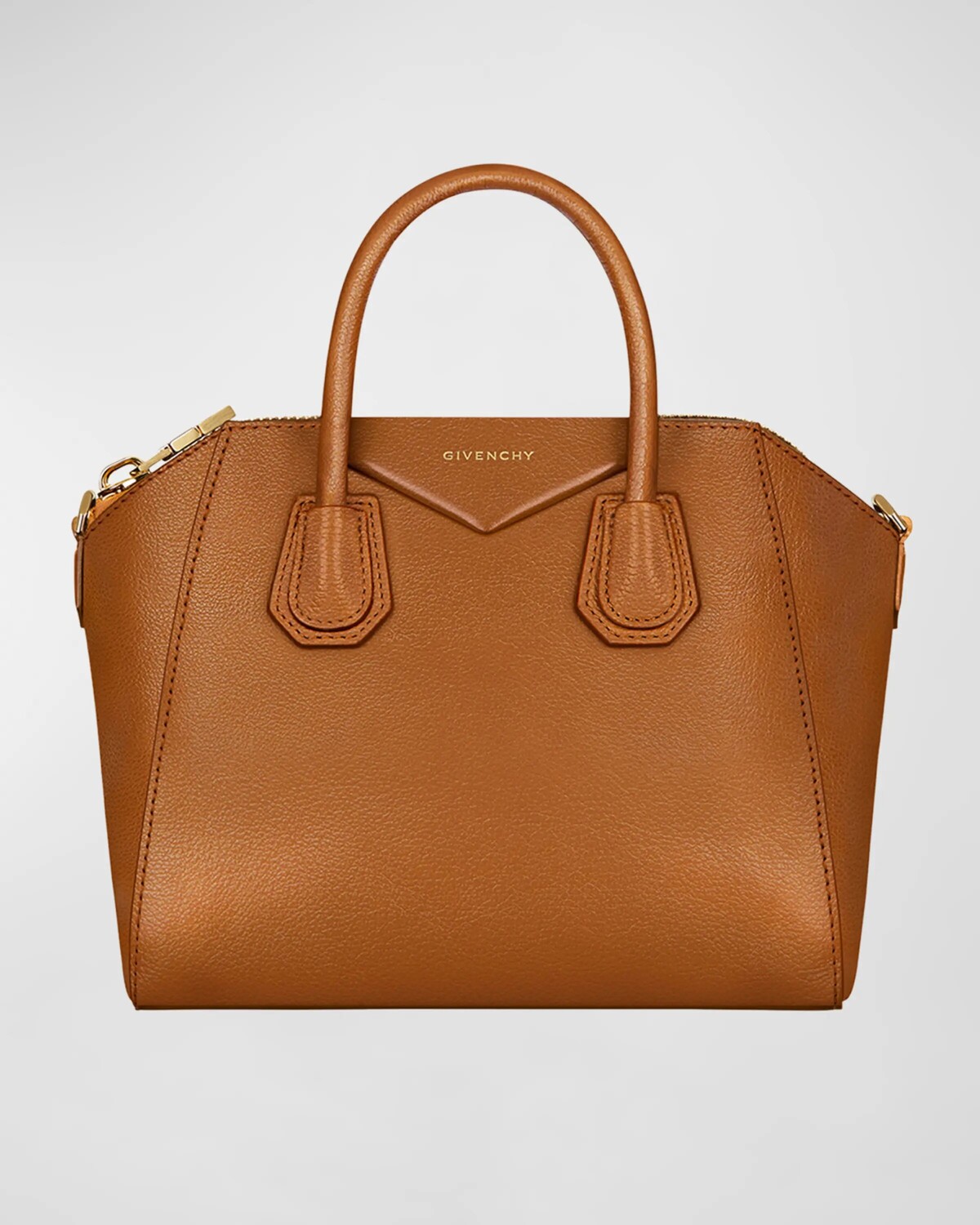 

Маленькая сумка Antigona из блестящей мятой кожи Givenchy, цвет Soft Tan