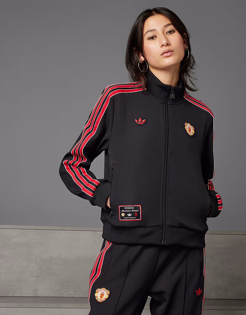 

Спортивная толстовка Adidas Originals Manchester United Terrace Icons черного цвета