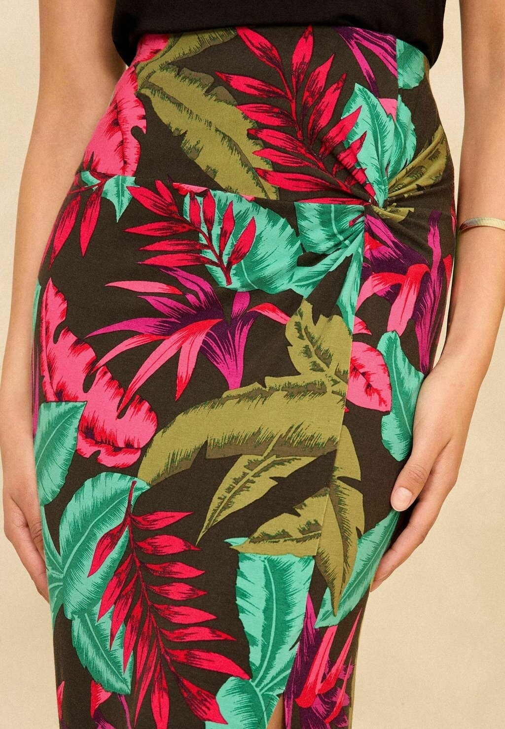 

Юбка макси KNOT FRONT REGULAR FIT Love & Roses, зеленый