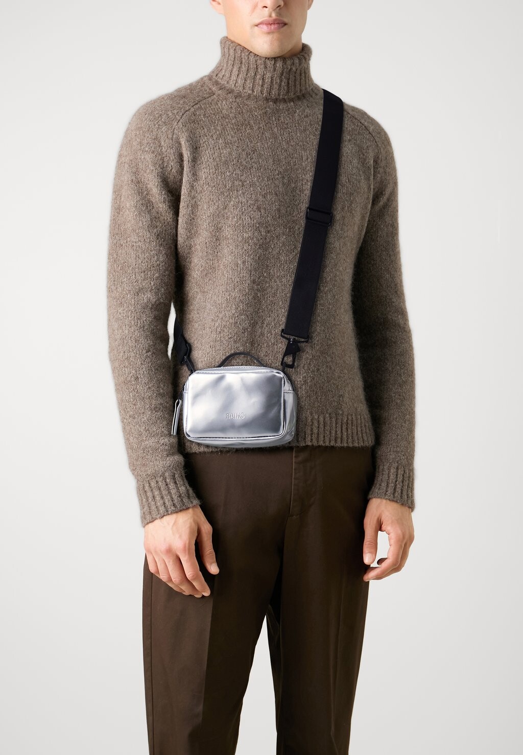 

Сумка через плечо BOX BAG MICRO UNISEX Rains, серебристый