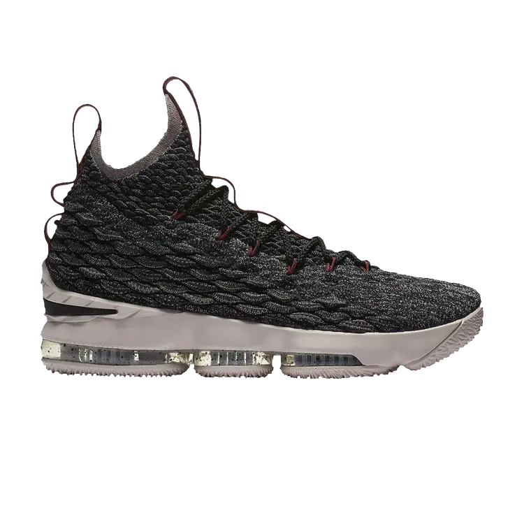 

Кроссовки Nike LeBron 15 'Pride of Ohio', черный