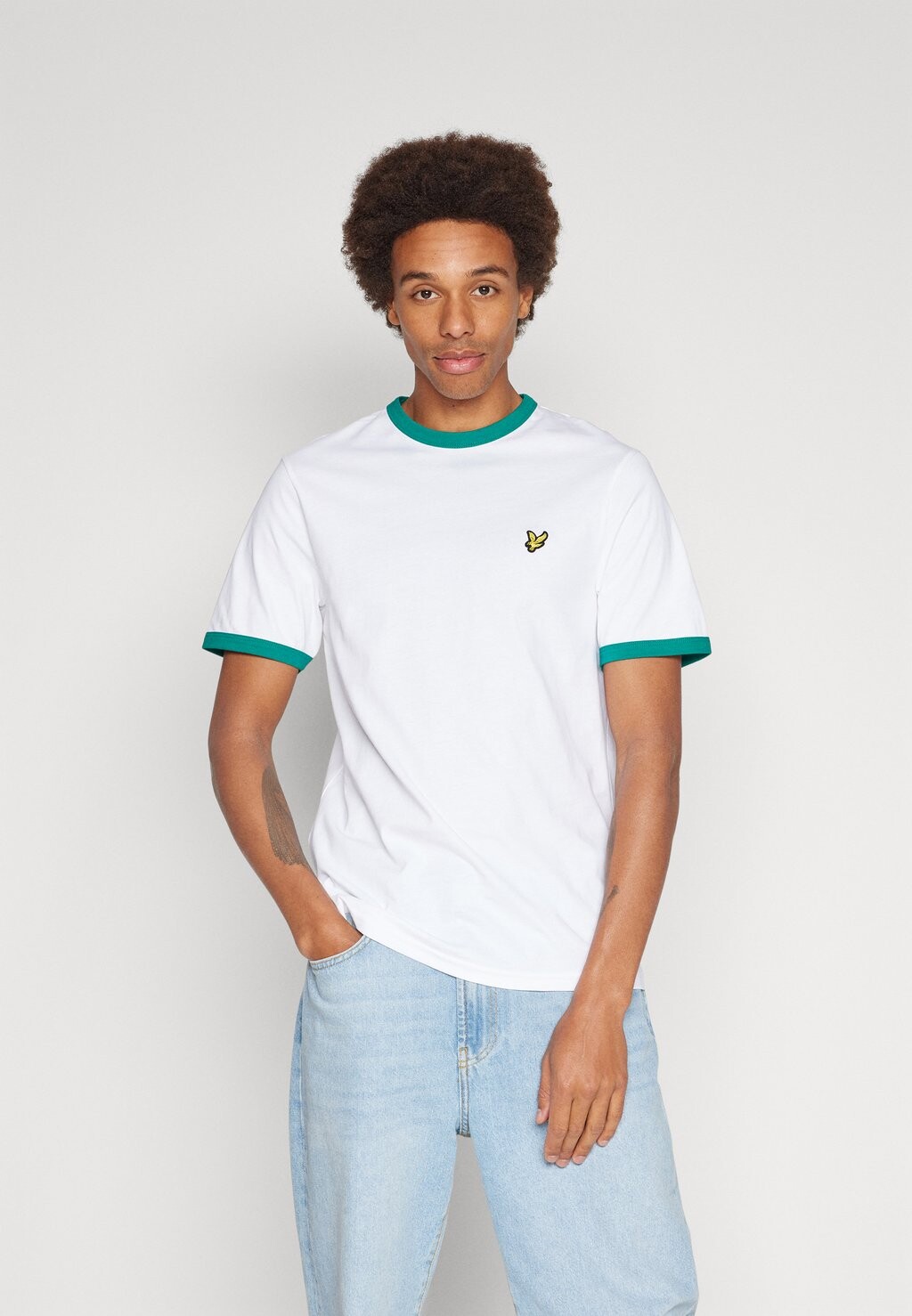 

Футболка базовая RINGER Lyle & Scott, цвет white/court green