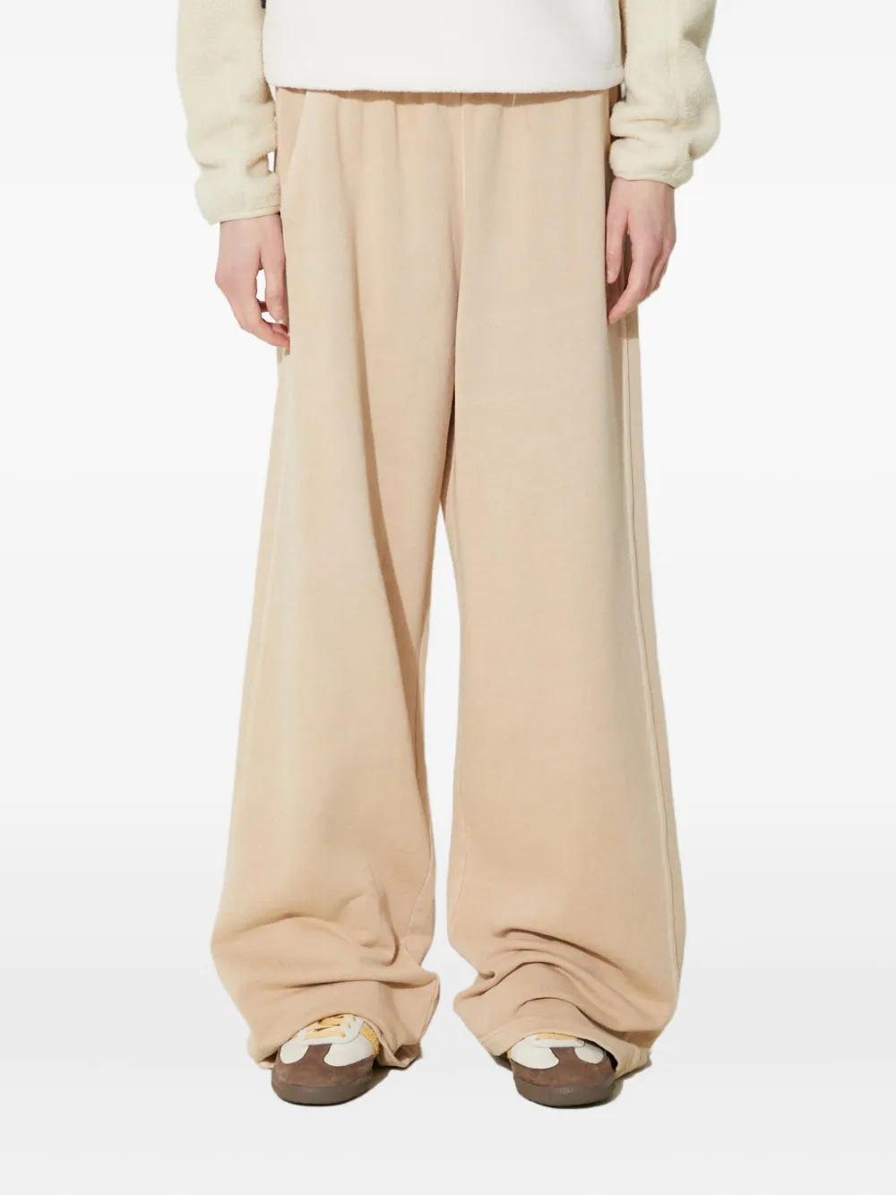 

Спортивные брюки с вышитым логотипом adidas, нейтральный