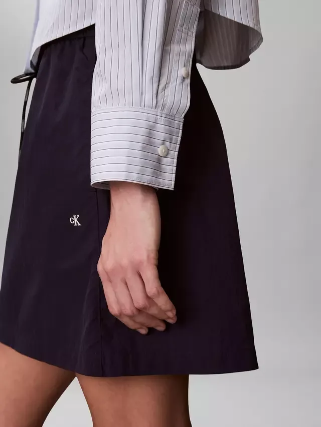 Укороченная хлопковая полосатая рубашка, нежно-голубого цвета Calvin Klein — фото 4