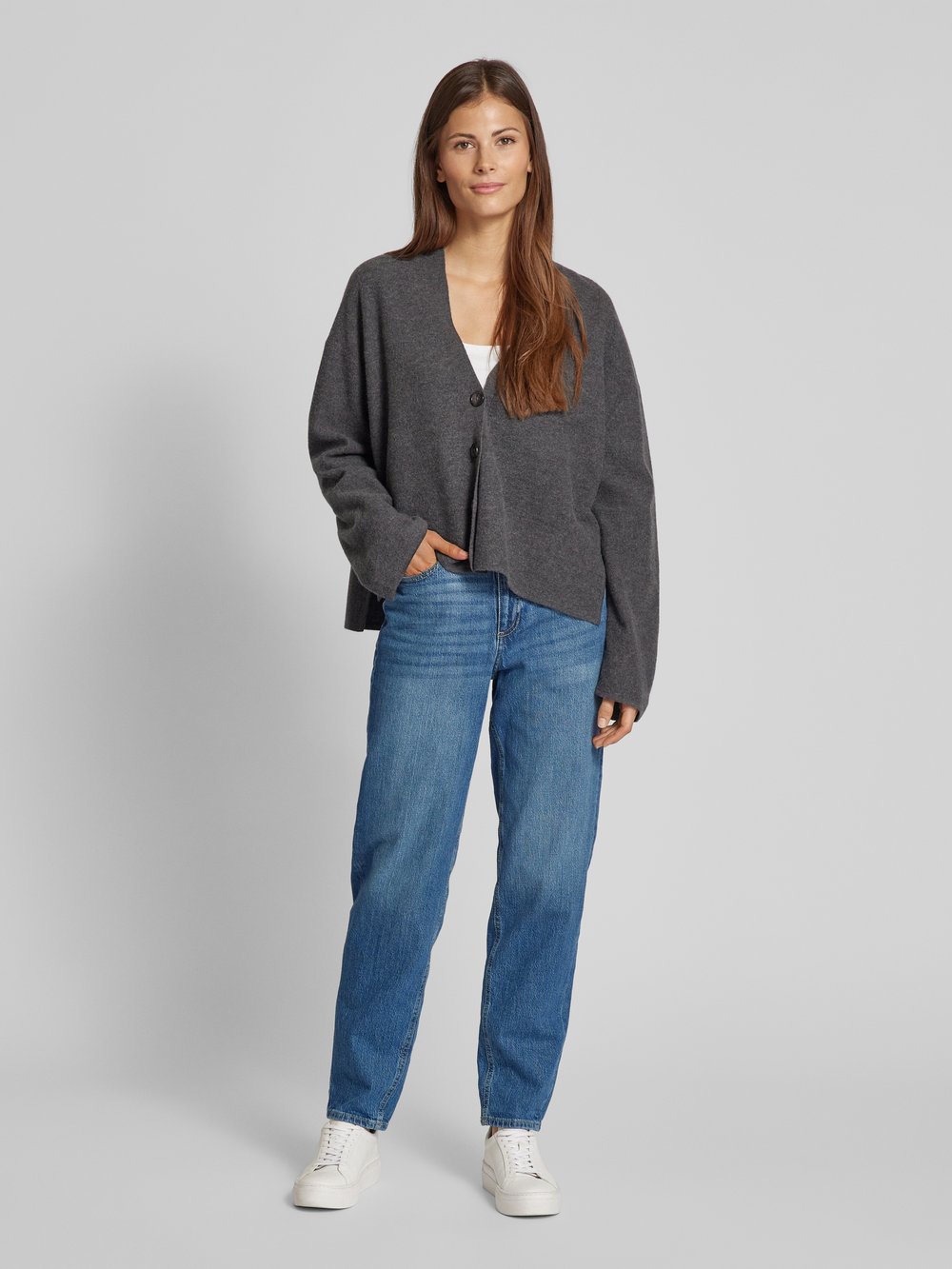 

Джинсы mom fit с заклепками модель 'TESSA' Vero Moda, синий