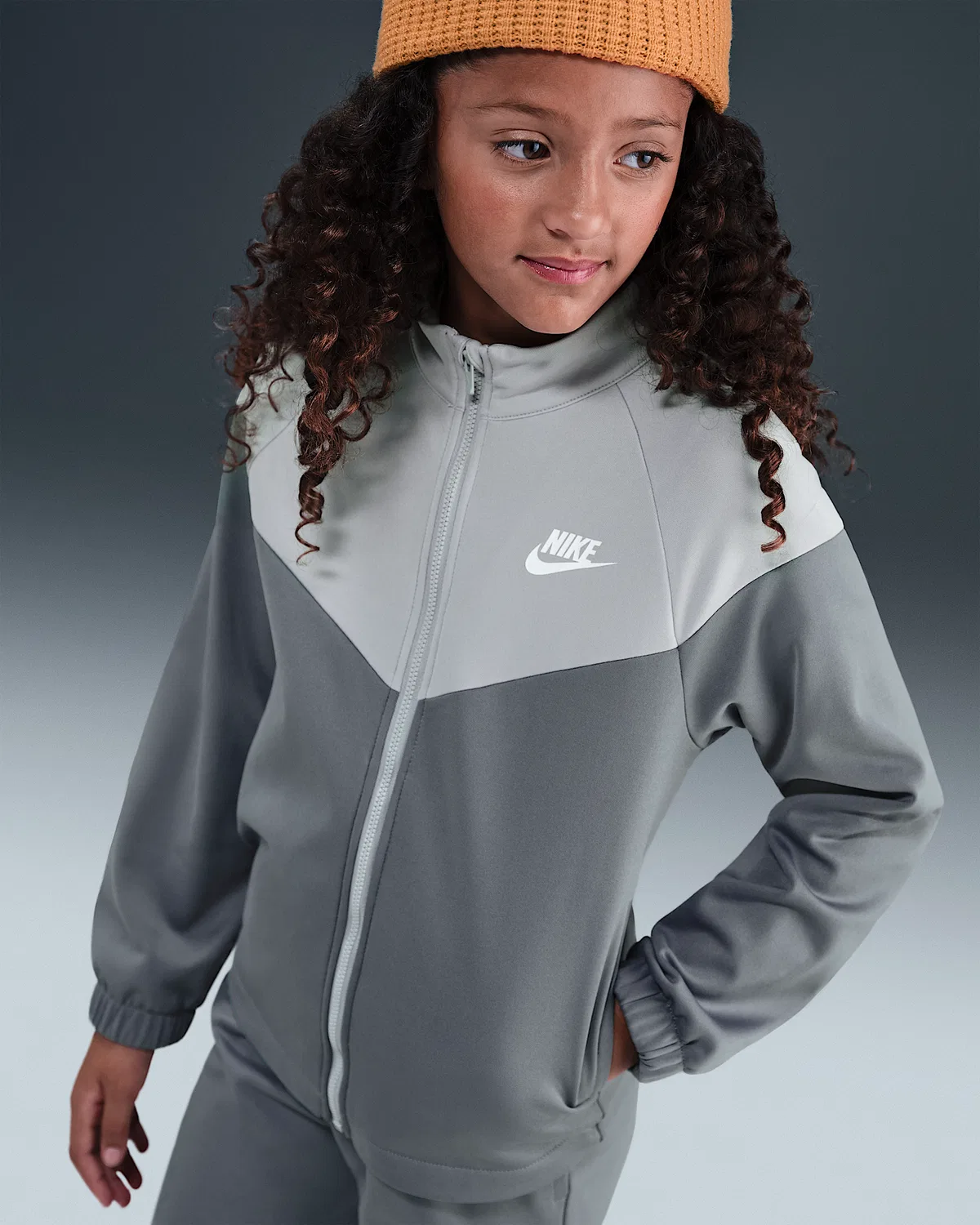 Детский спортивный костюм Dri-FIT Nike Sportswear, Smoke Grey/Light Smoke Grey/White — фото 4