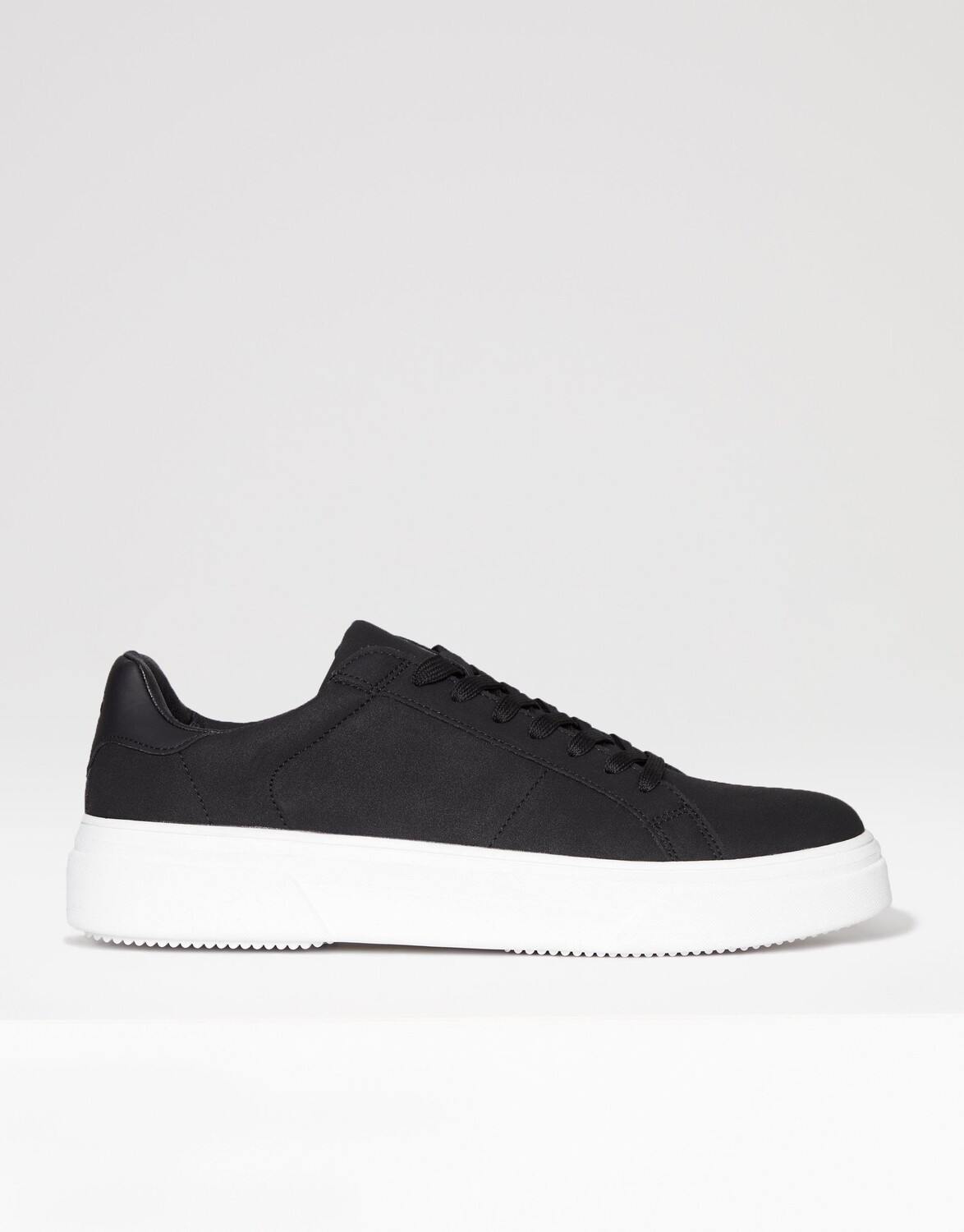 

Кроссовки 'Anfield' Raised Sole Court Trainers Threadbare, черный
