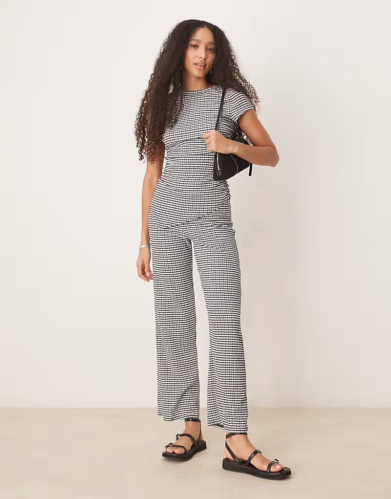 

Широкие брюки ASOS DESIGN в клетку