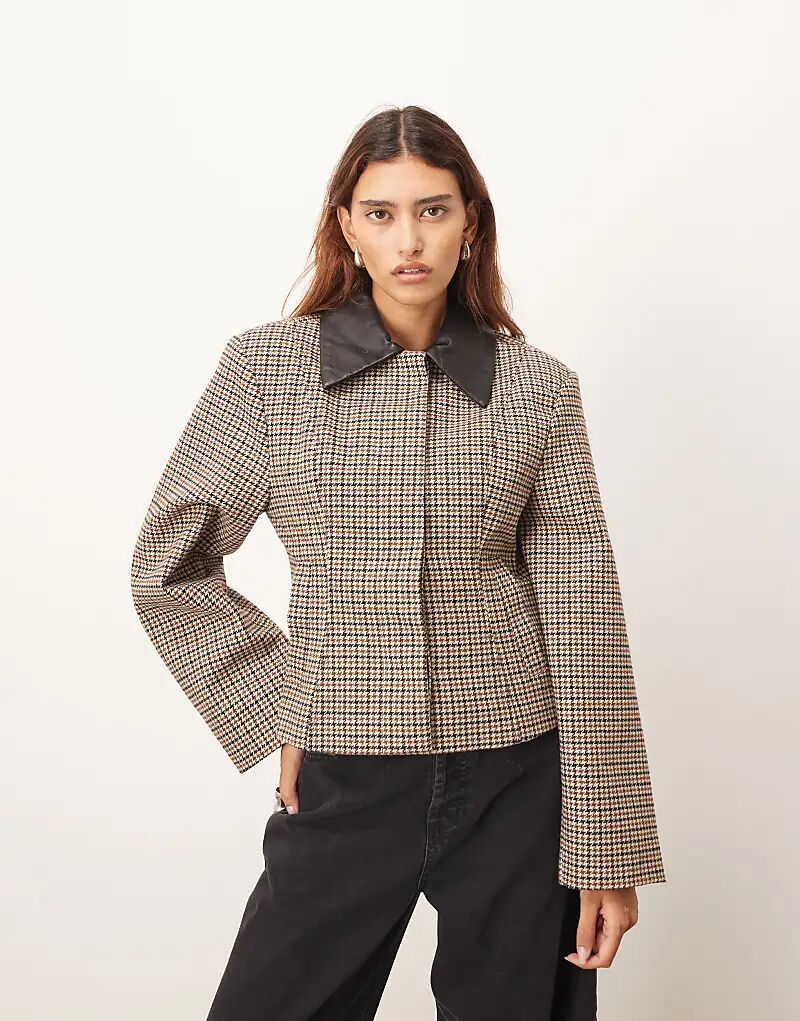 

Структурированная куртка ARRANGE с контрастным кожаным воротником коричневого цвета