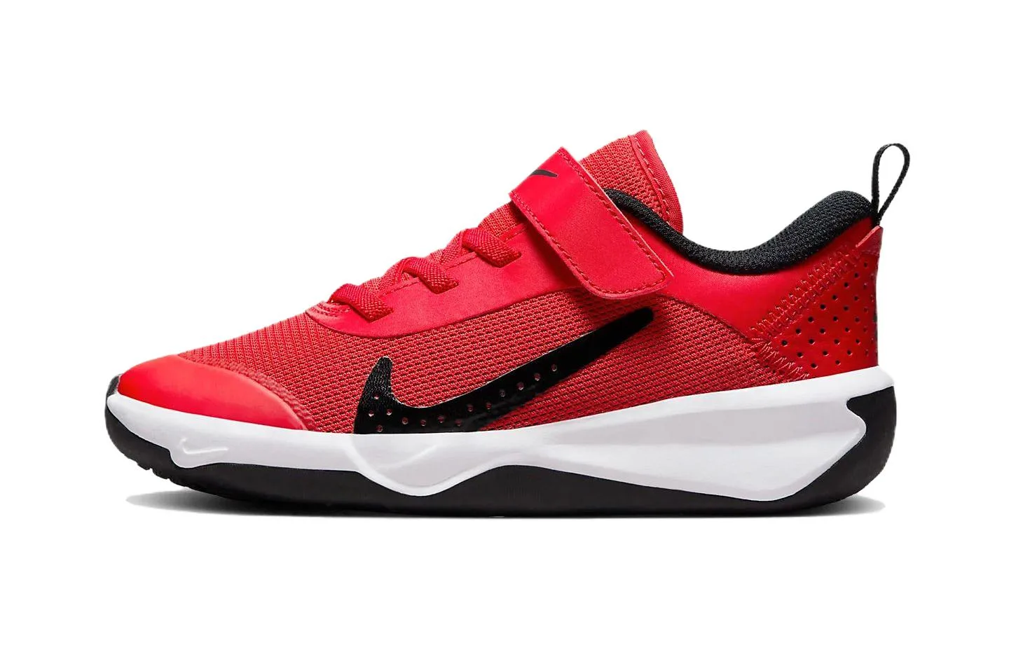 Nike Детские кроссовки Omni Multi Court для детей 3-7 лет, красные и черные