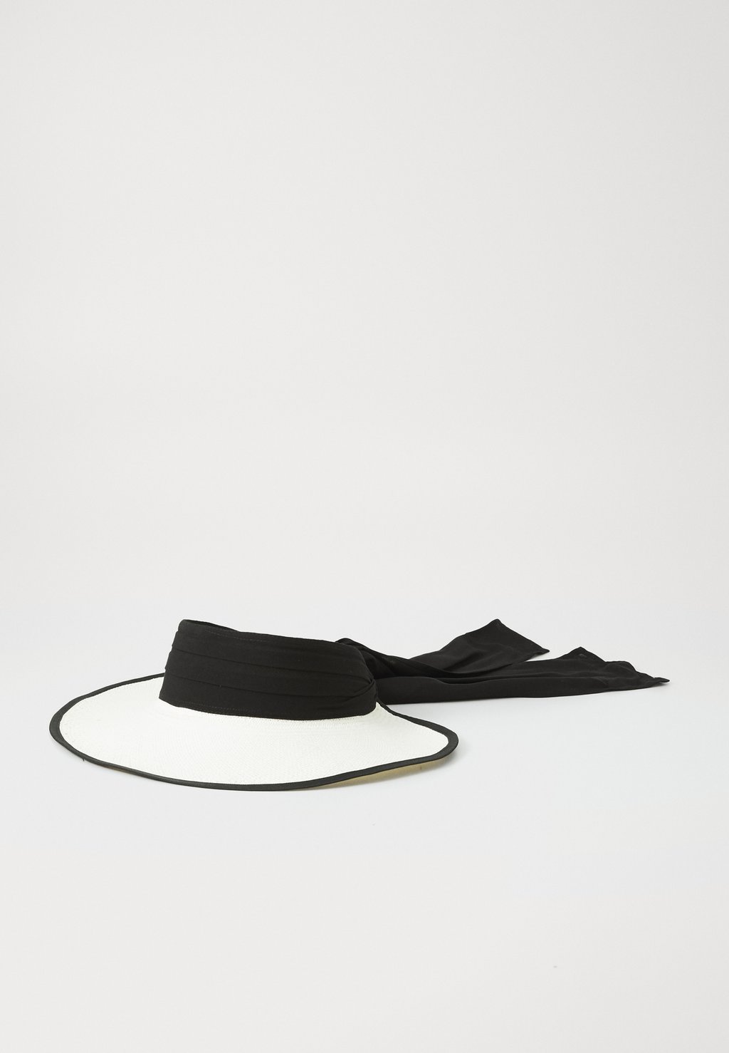 

Бейсболка LONG BRIM VISOR Sensi Studio, белый