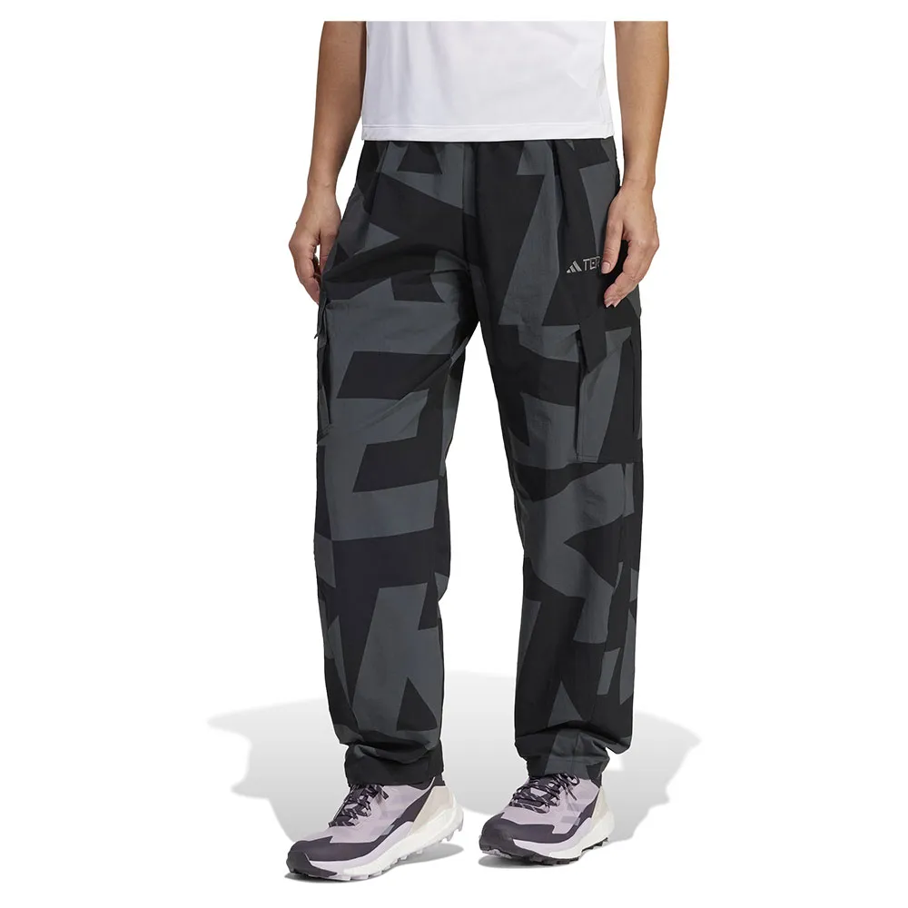 

Джоггеры adidas Terrex Xploric Cargo Printed, черный