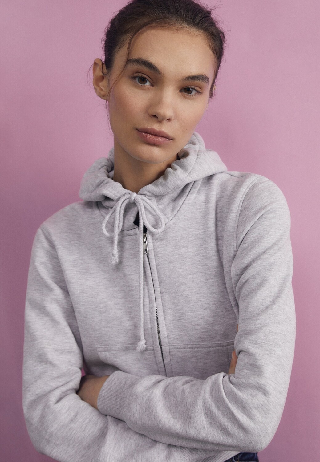

Укороченная толстовка на молнии Stradivarius, серый