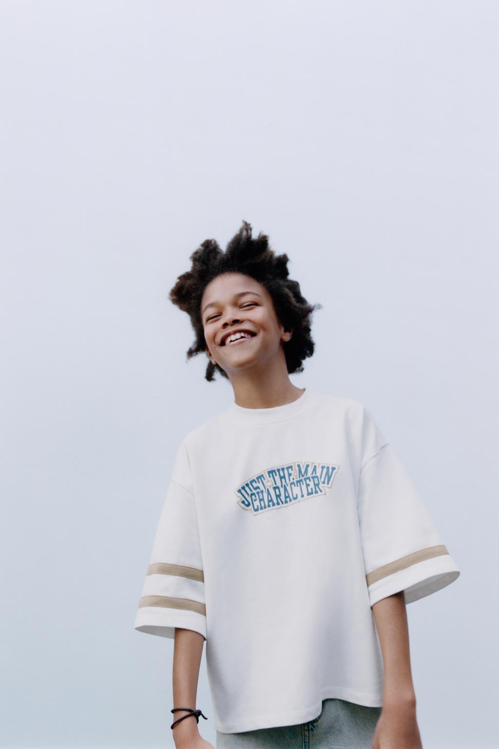 

Футболка с принтом слогана ZARA, экрю