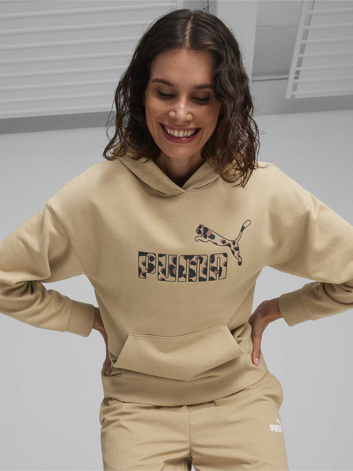 

Толстовка Puma ESS+ ANIMAL Hoodie TR, бежевый