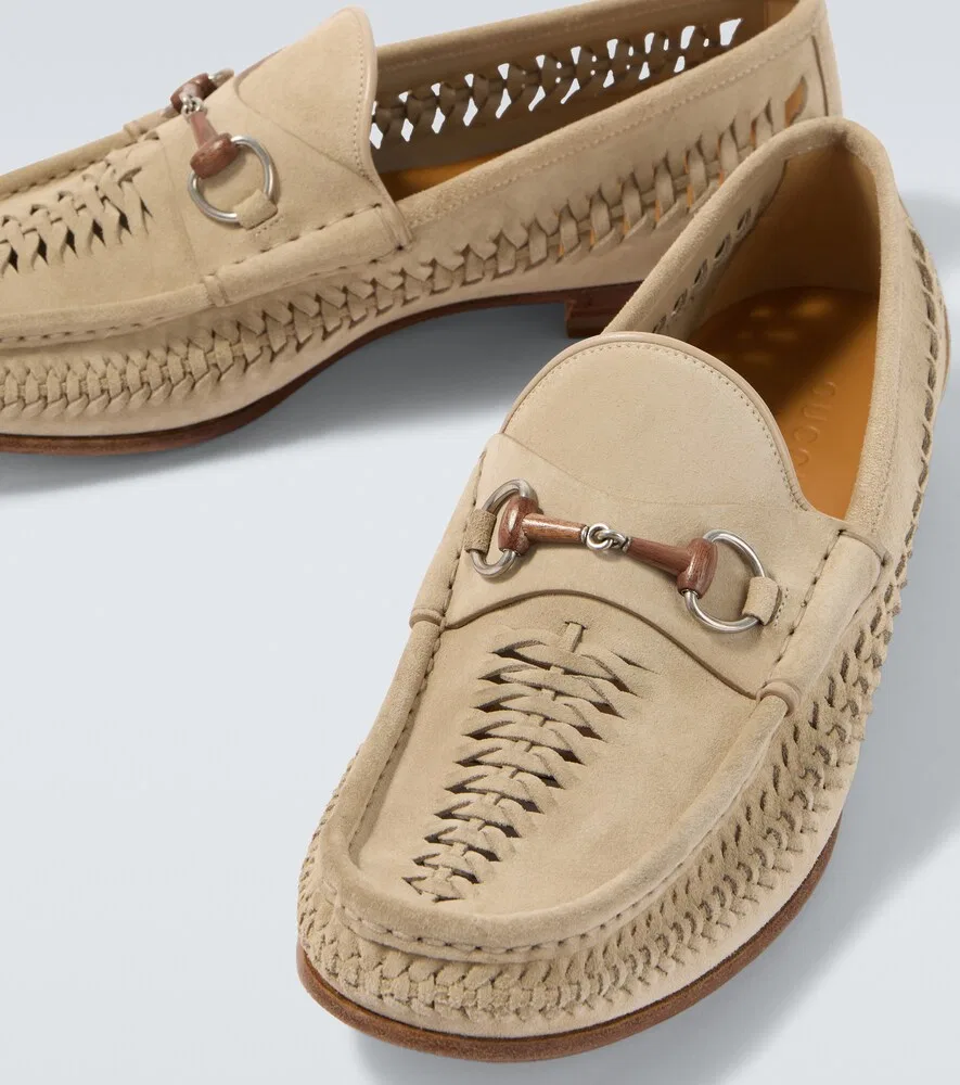 Лоферы Horsebit 1953 из плетеной замши Gucci, бежевый — фото 3