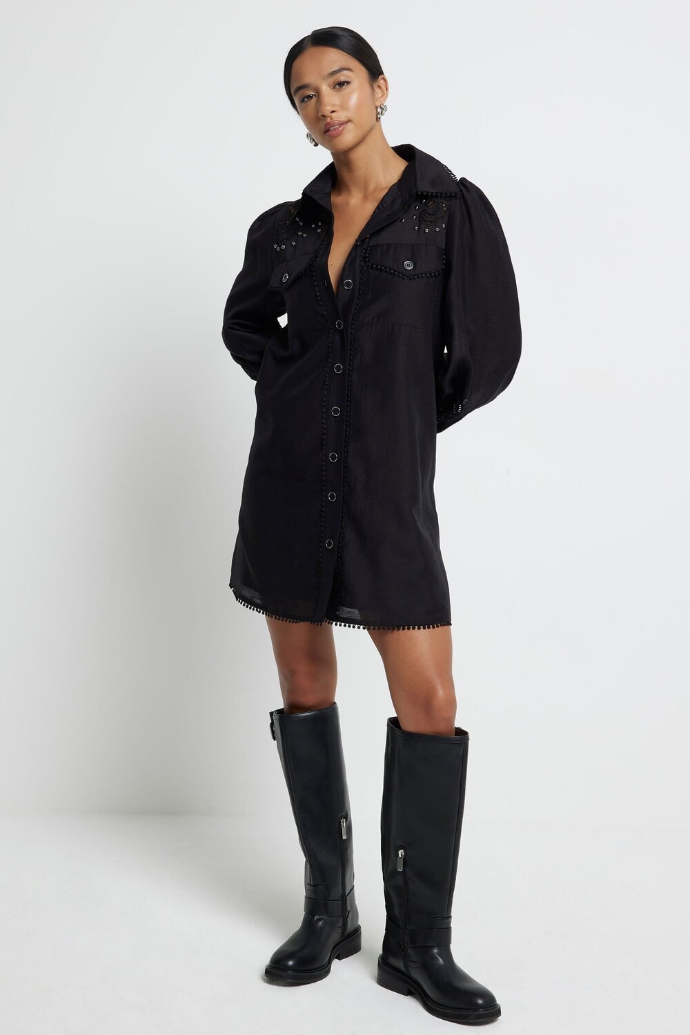 

Платье рубашка Petite с заклепками и ажурной отделкой River Island, черный