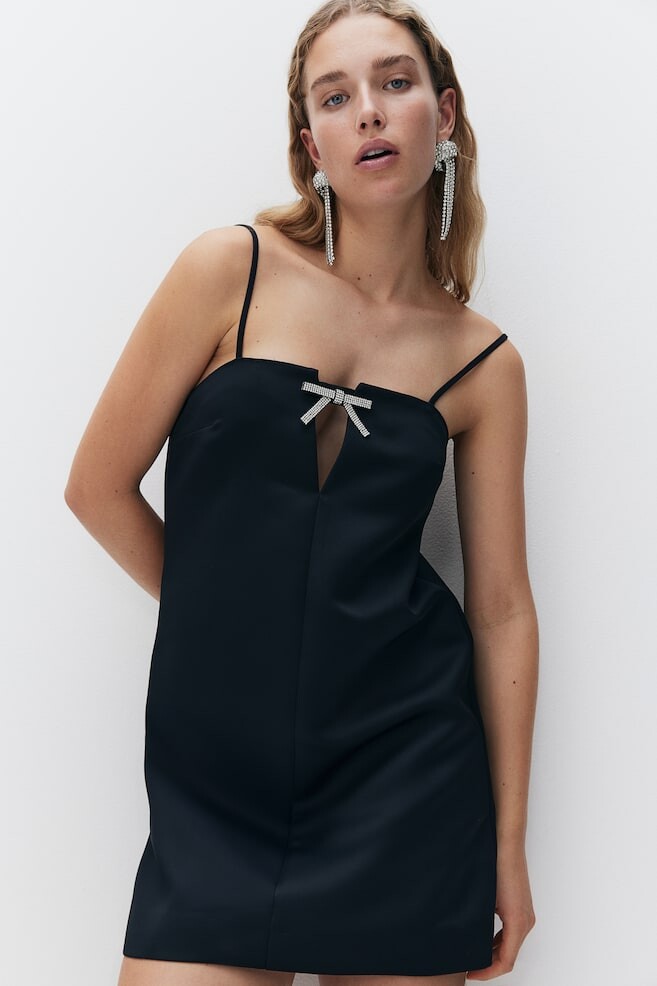 

Платье на бретелях с бантом H&M, черный