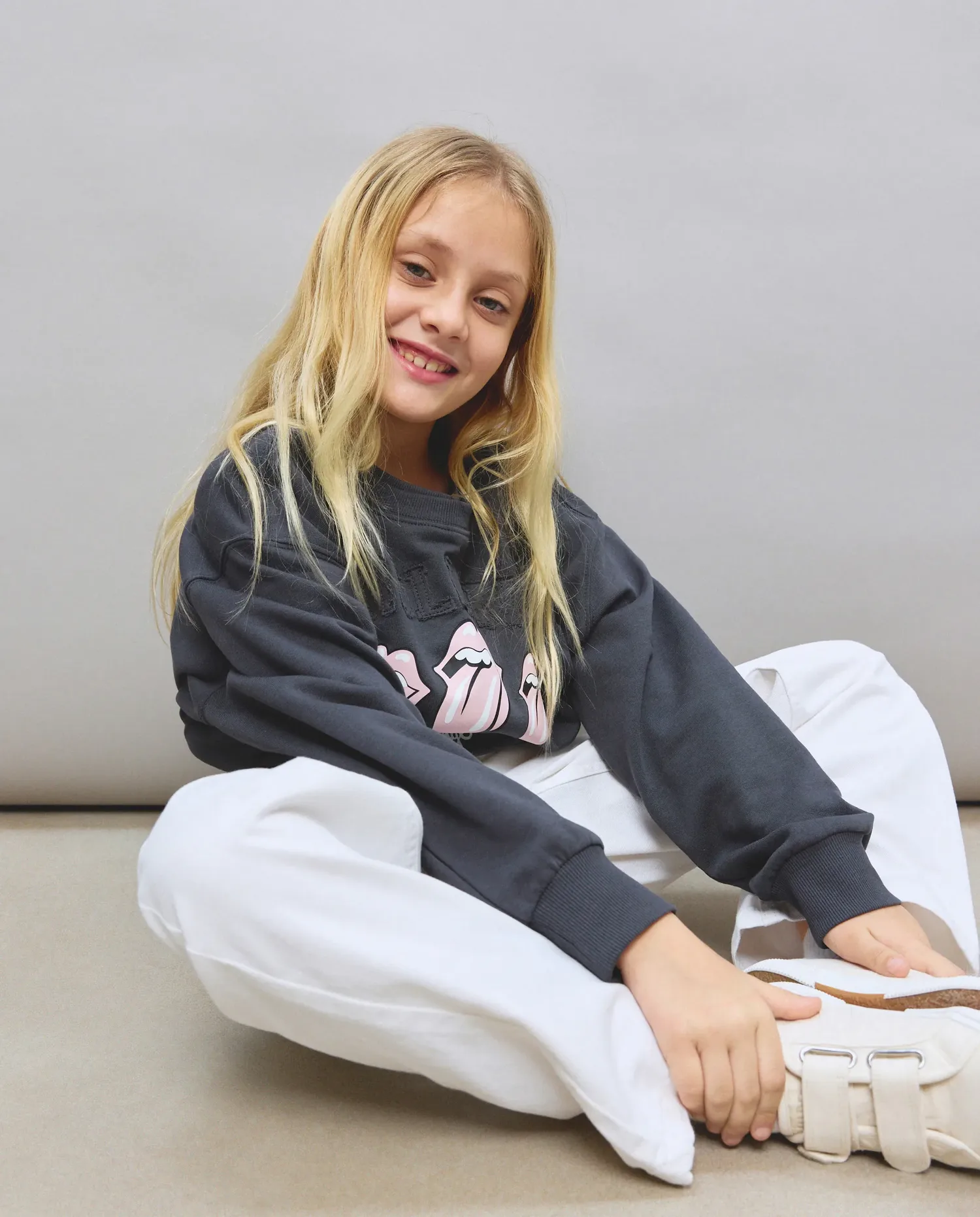 Детский свитшот с передним принтом Rolling Stones Kids El Corte Inglés, серый — фото 2