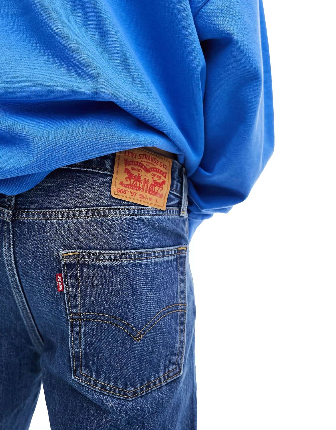 Свободные джинсы прямого кроя Levi's 565 '97 темно-синего цвета — фото 2