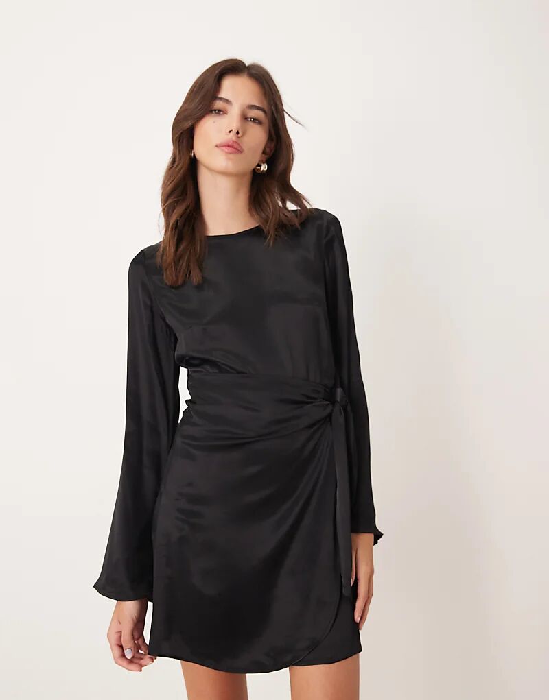 

Мини-платье Blair от Nobody's Child с завязкой на талии, черное