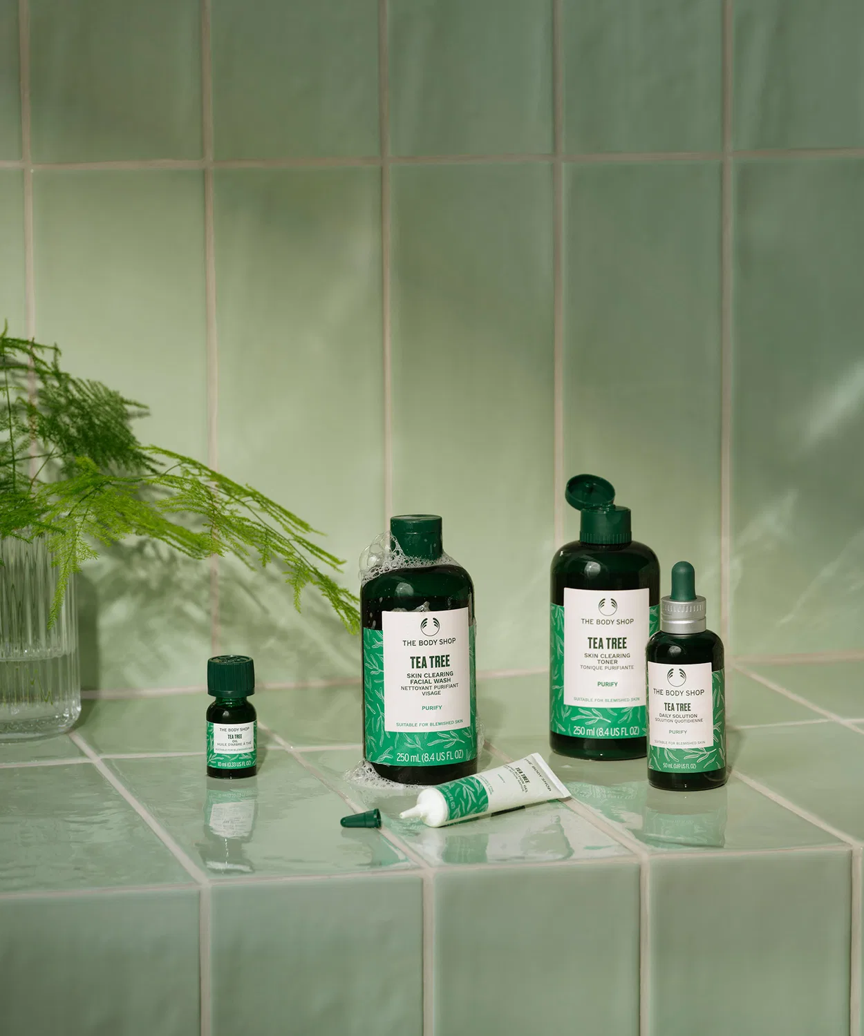 Гель для умывания The Body Shop — Skin Clearing Face Wash , бренд , аромат чайного дерева, 250 мл — фото 4