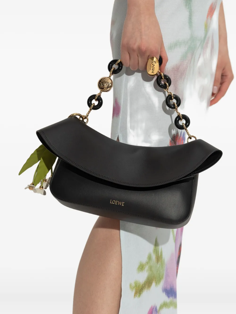 Сумка на плечо с цепочкой и оборками LOEWE, черный — фото 2