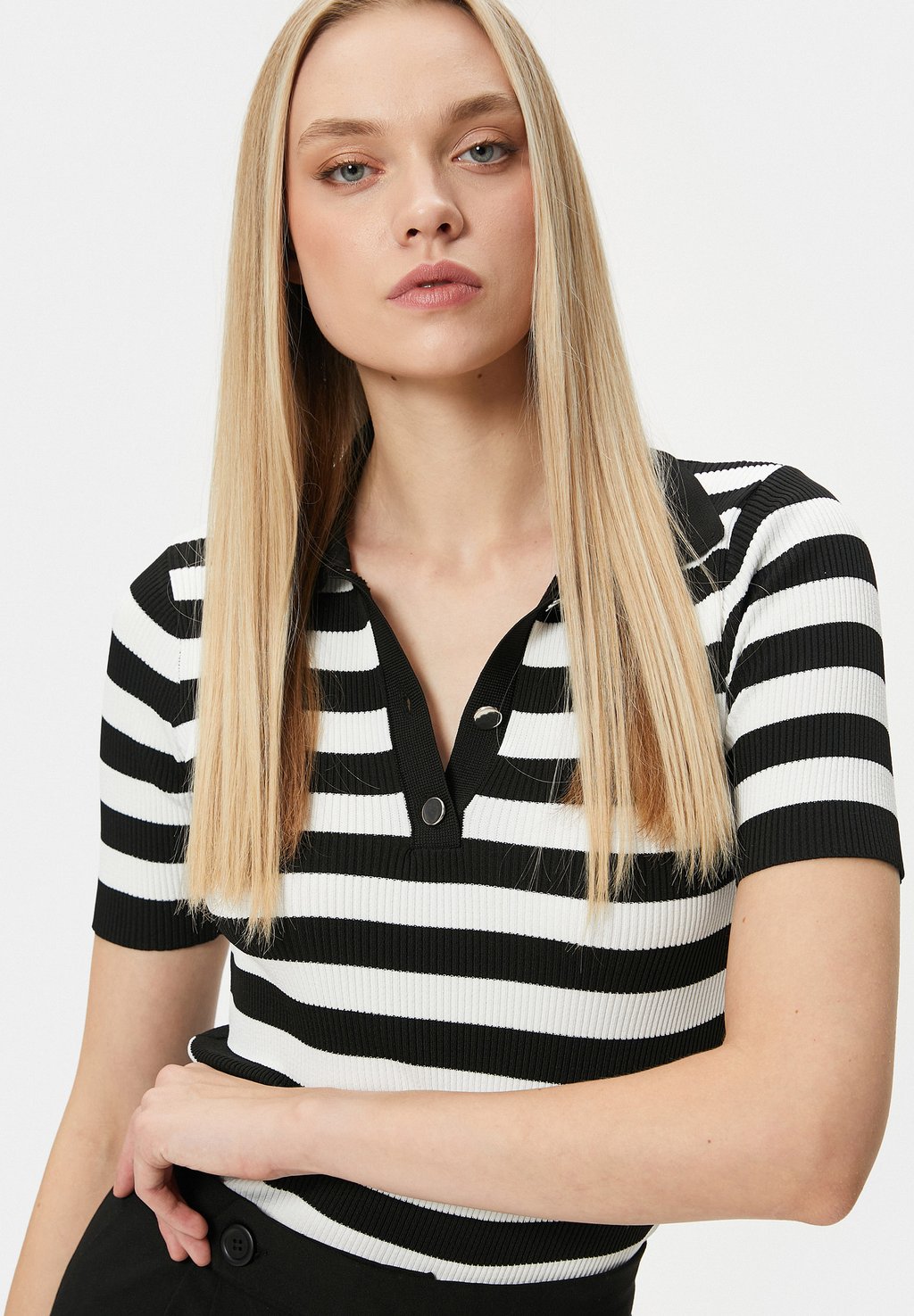 

Рубашка поло BUTTONED SHORT ALEEVE Koton, черный