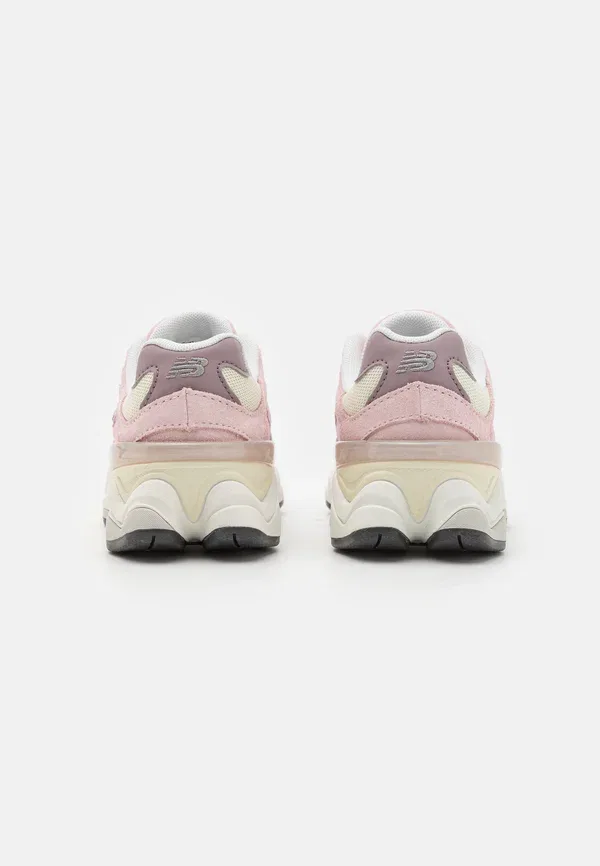 Кроссовки New Balance 9060, розовый/сахарный — фото 3