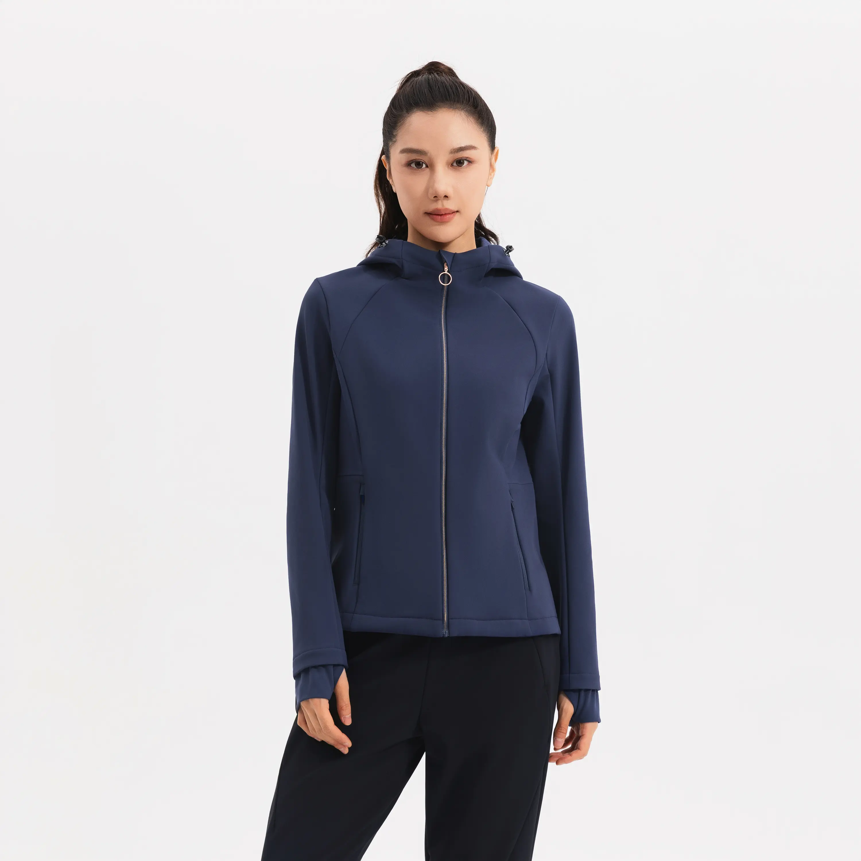 

Женская ветрозащитная утеплённая приталенная куртка Domyos