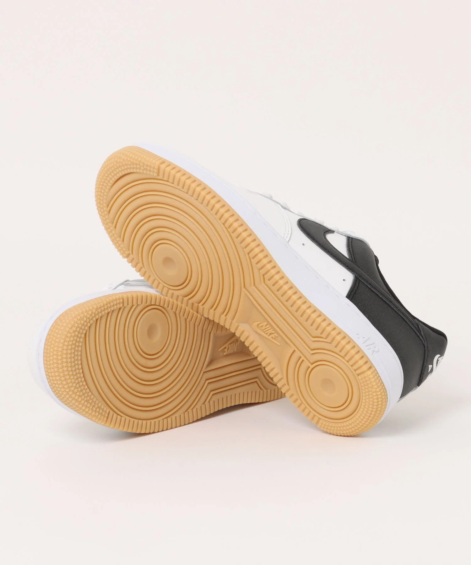 Мужские кроссовки из натуральной кожи Air Force 1 '07 LV8 NIKE белые — фото 3