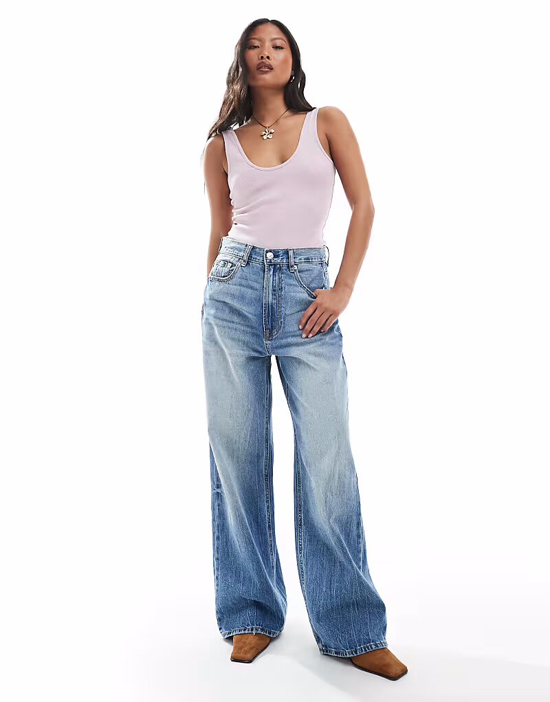 

Мешковатые джинсы Stradivarius Petite D88 из денима средней степени стертости