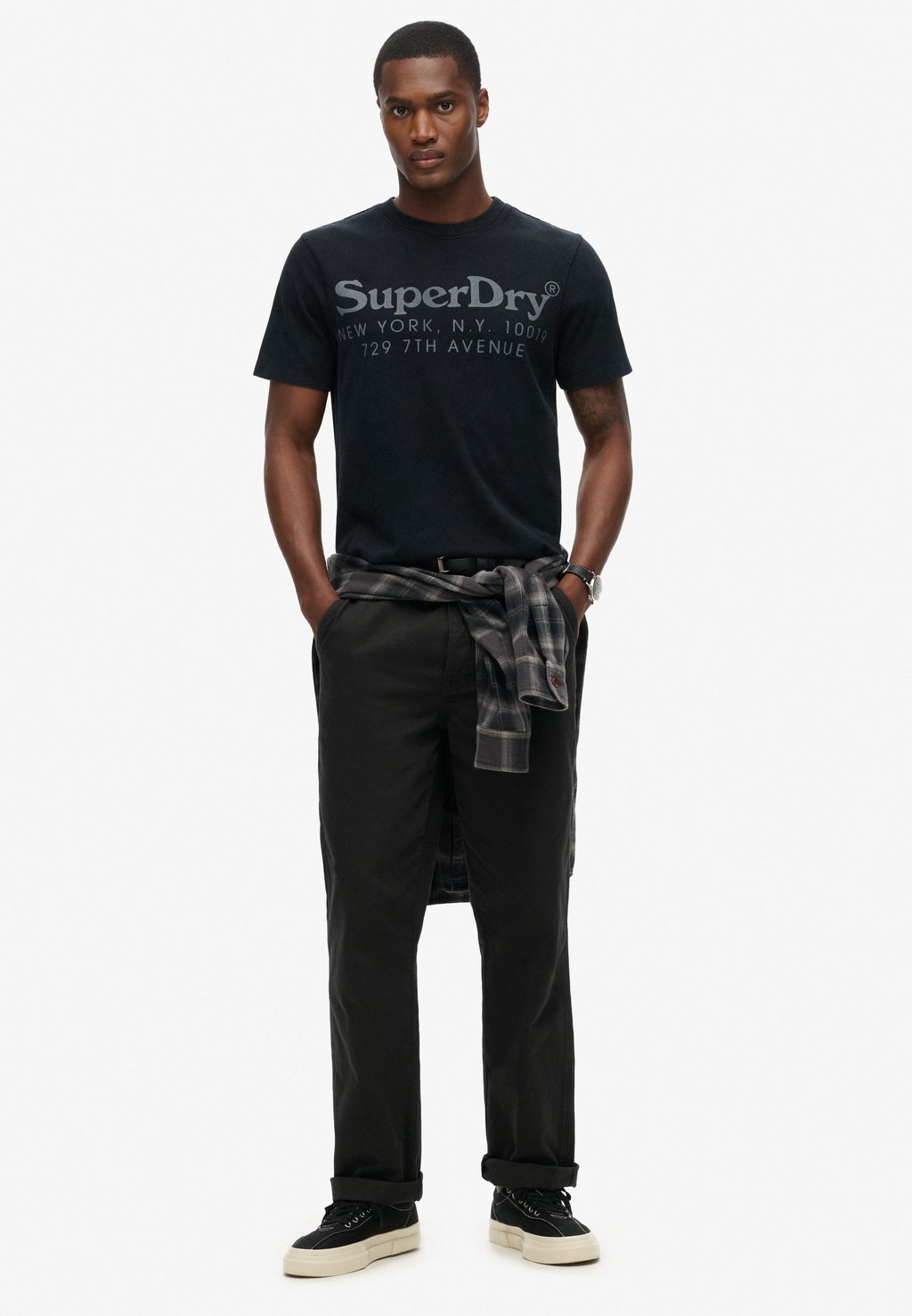 

Футболка с принтом TONAL VENUE LOGO Superdry, черный