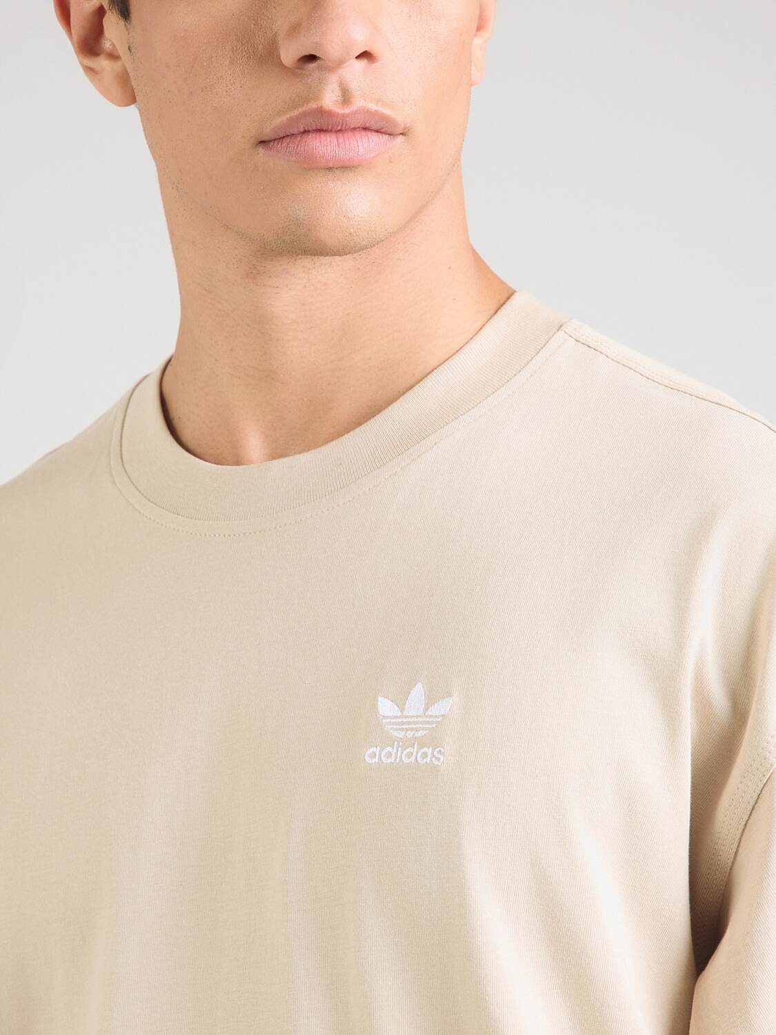 Adidas Originals Футболка 'Trefoil Essentials' в бежевом цвете — фото 2